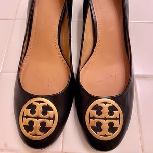 Tory Burch Calfskin Black Leather Benton 85mm Pump size 11